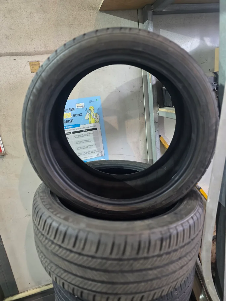 245/40R19 중고 타이어 2개