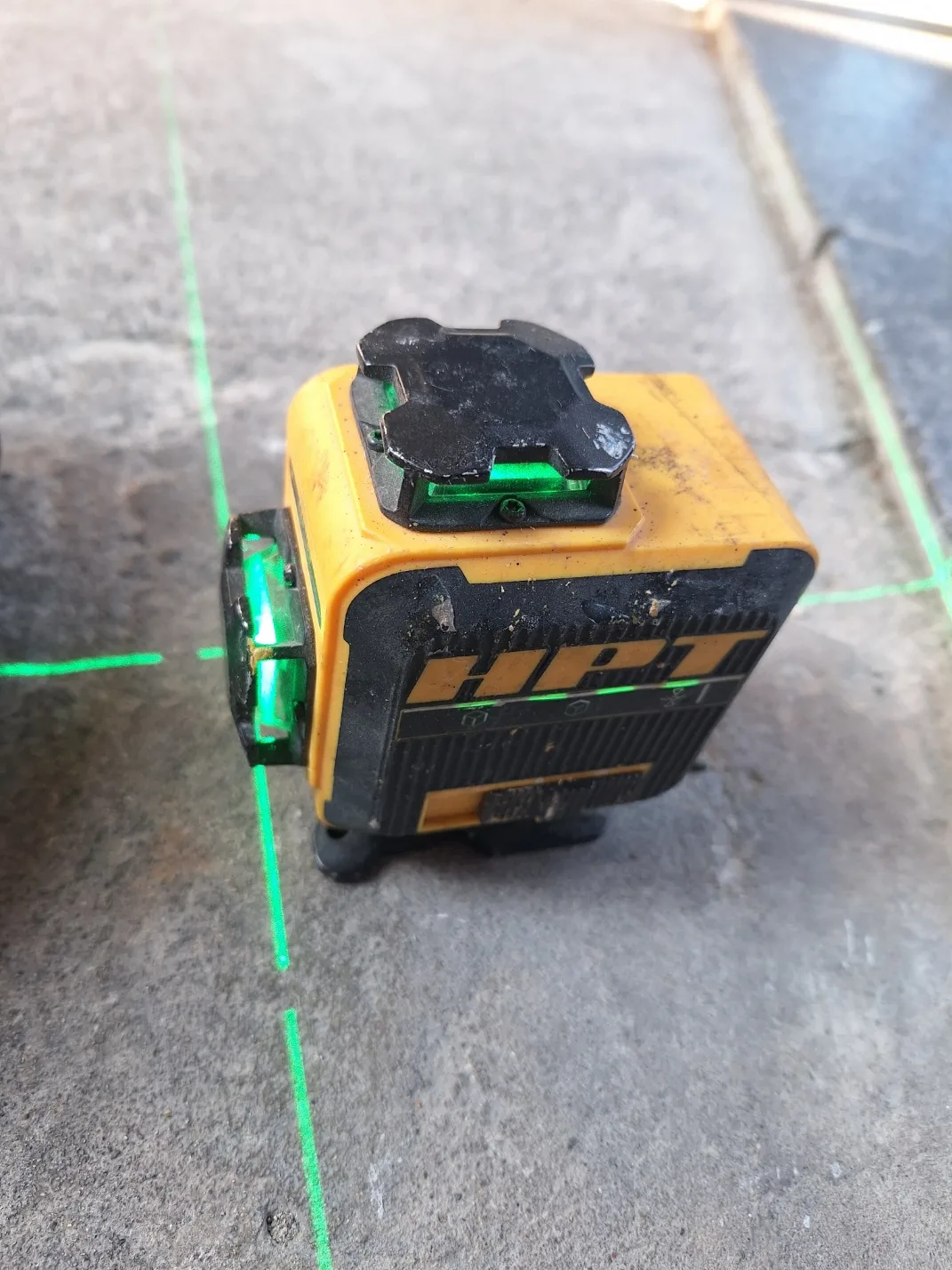 중고 레이저레벨기 / 보쉬 전기드릴 /강화도어손잡이(간격 33~35센치) 싸게 팝니다