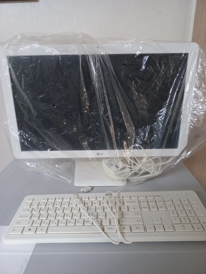 한성 27인치 커브드 모니터(Ultron 2757C)