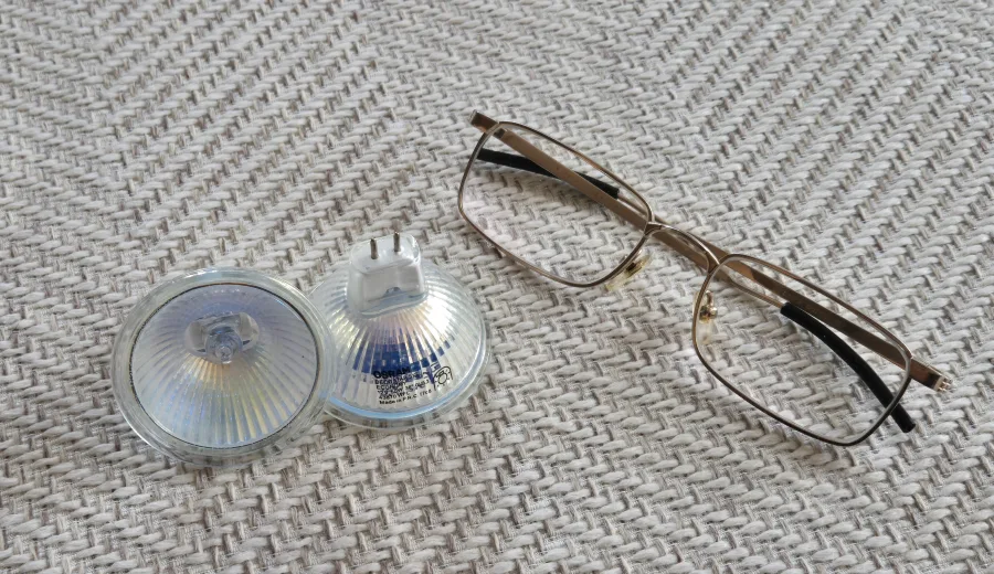 오스람 할로겐 전등 MR16 12V 50W 6개 팝니다.