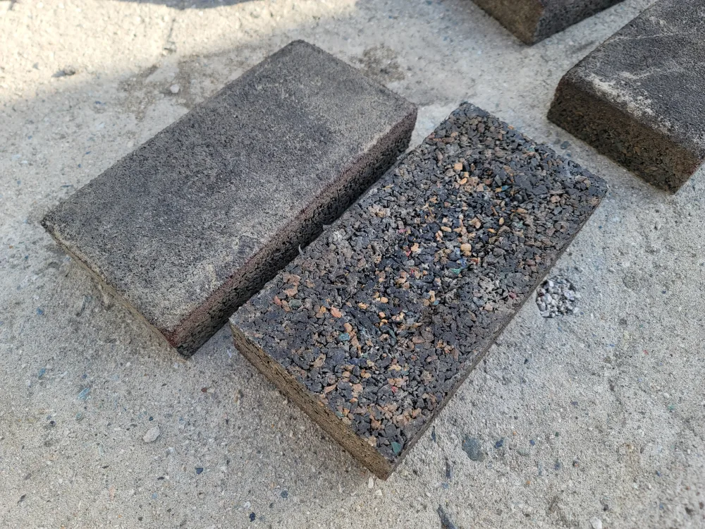 놀이터 바닥 탄성고무 중고 보도블럭 도로 화단 정원 테라스 마당