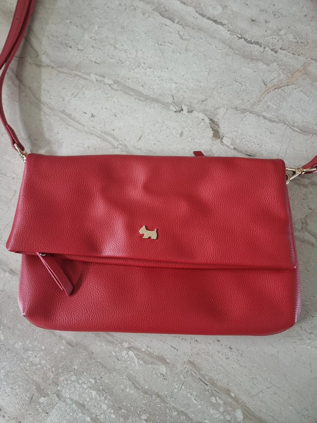 아가타크로스백