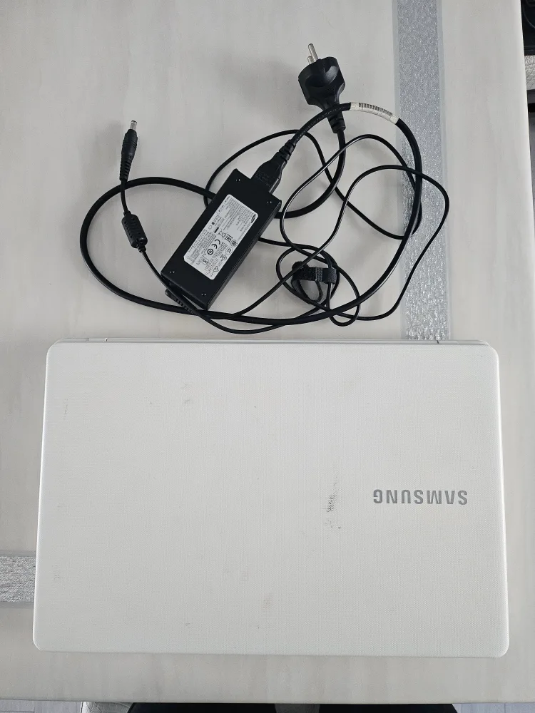 삼성노트북3 NT300E5K 중고 판매합니다.