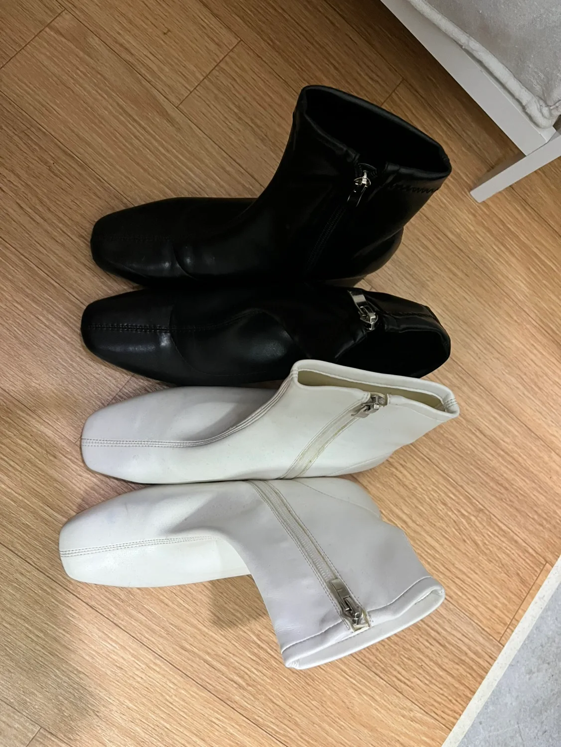 블랙,화이트 중고 230사이즈