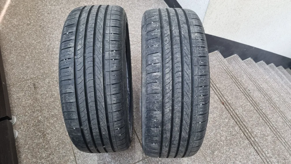 215  45  r17 중고타이어 2개