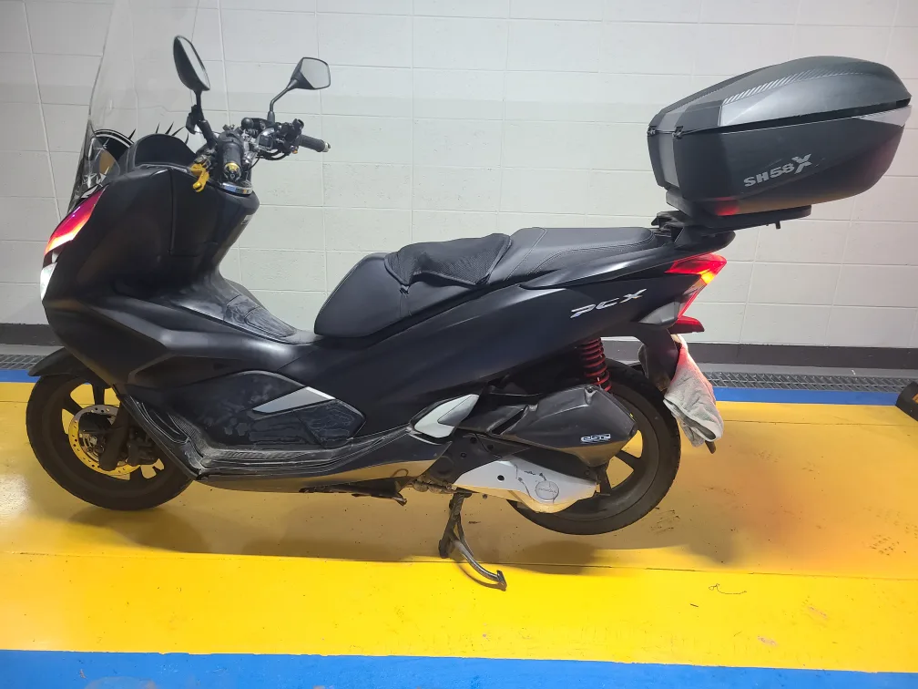 pcx125 19년식 6만키로 팝니다.