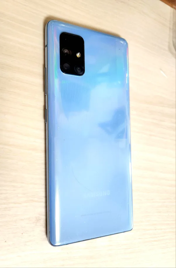 갤럭시 A퀀텀 중고폰 팝니다