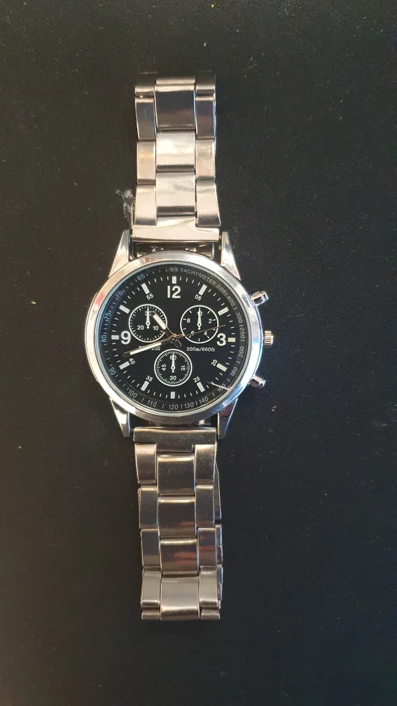 패션에 민감한 중고딩 이쁜디자인  남성 시계입니다(약간 기스있읍)