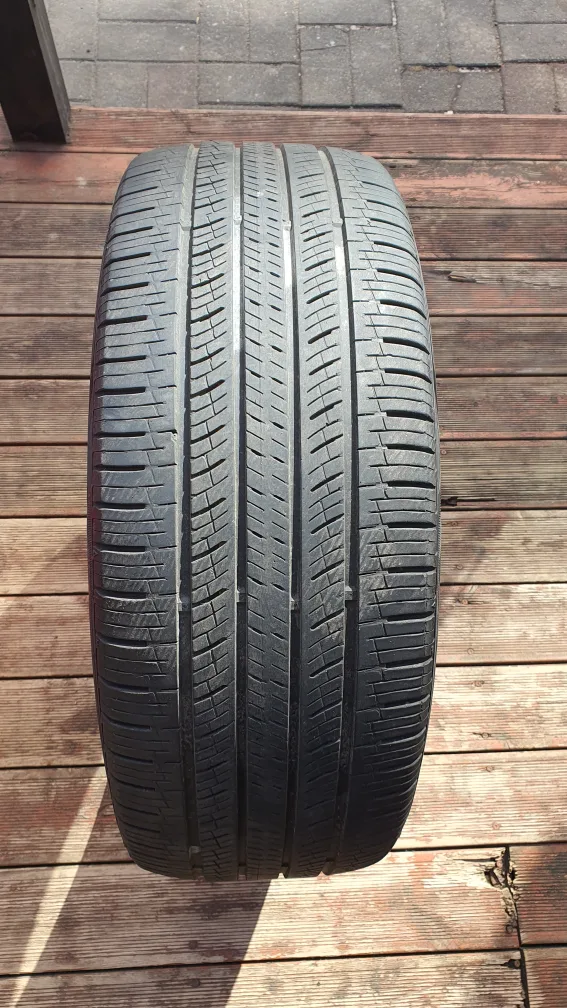 20인치 중고타이어 팝니다.245/45R20 99V