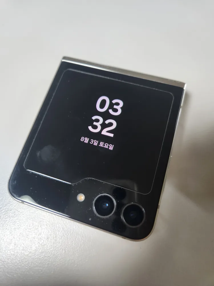 갤럭시 Z플립 5 중고 팔아요