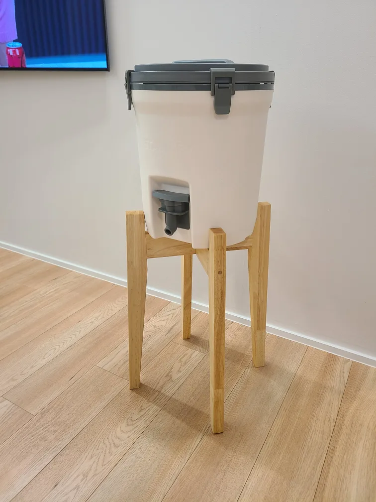 감성캠핑 스탠리물통7.5L (받침대포함입니다)
