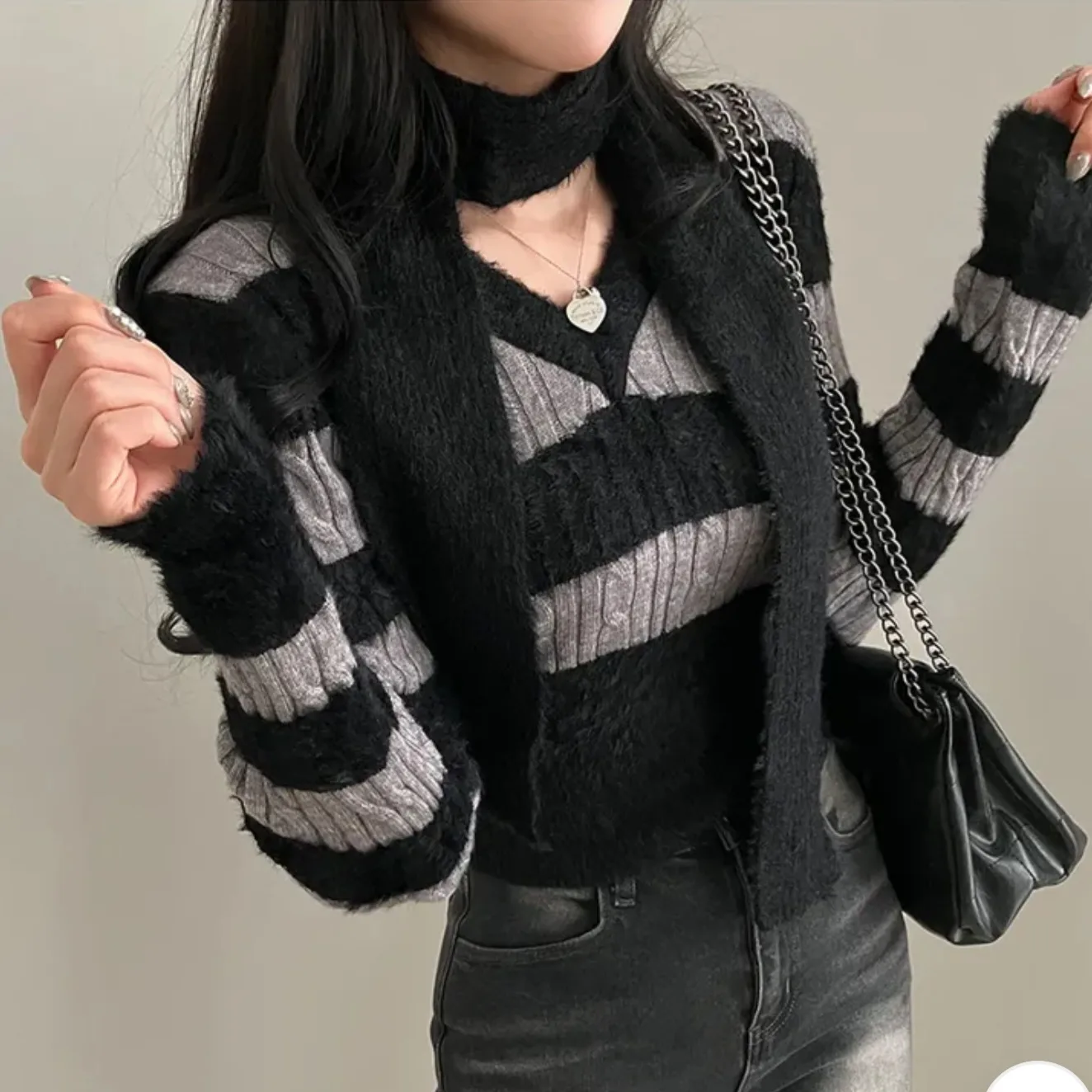 에이블리) 브이넥 크롭 긴팔 니트 머플러 세트