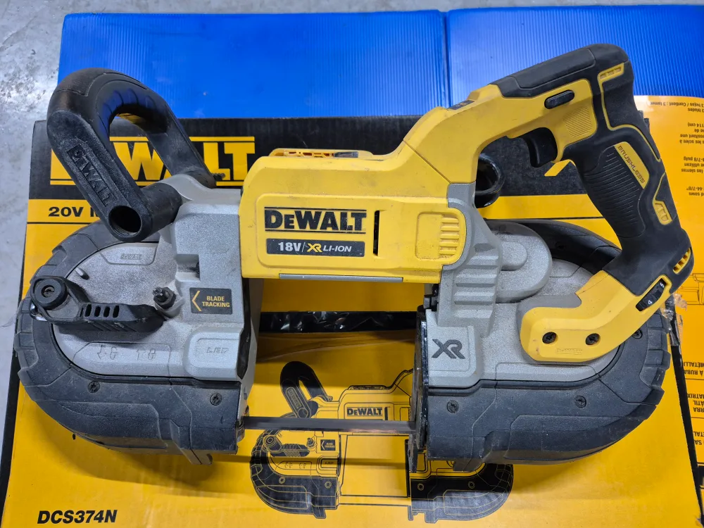 디월트 밴드쏘 dcs374n