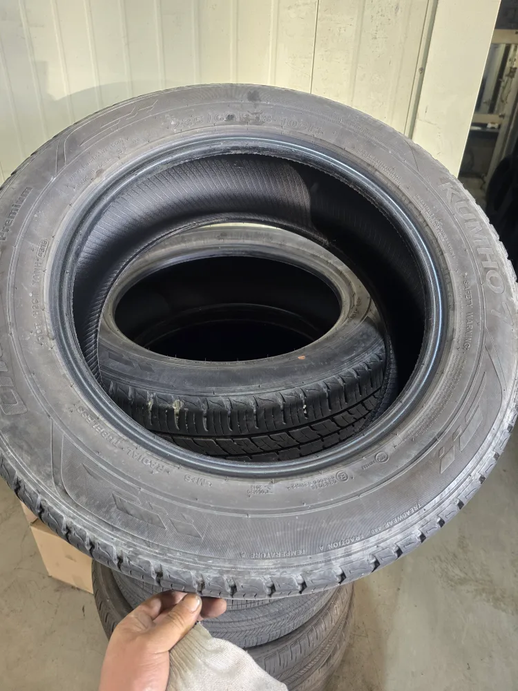 중고타이어팜 235 60 18두짝