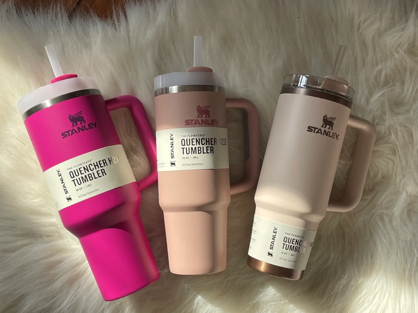 스탠리 30oz ,40oz 퀜처 텀블러 미국 공홈 구매 정품 판매합니다