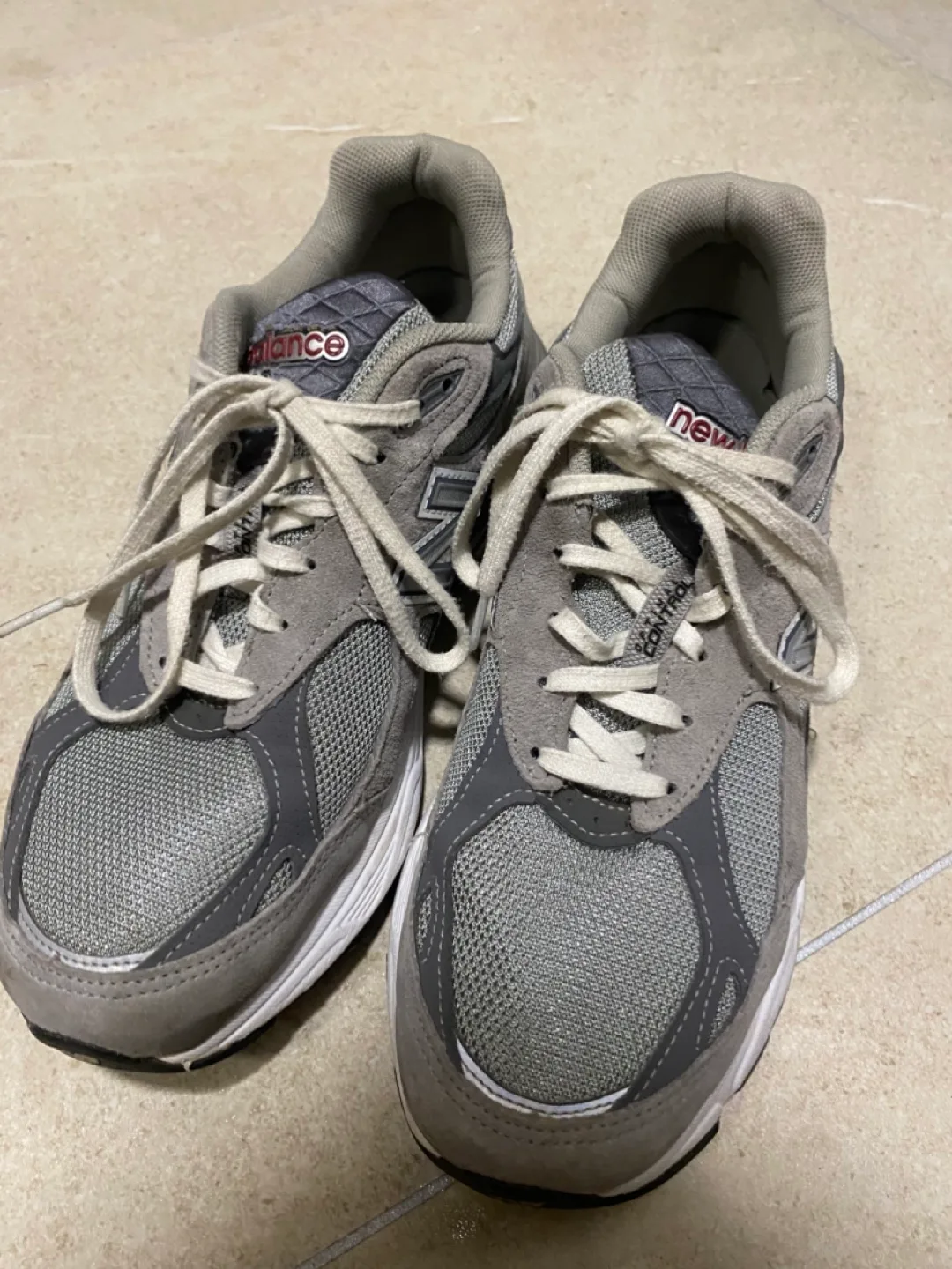 뉴발란스 990v3 285 중고 팔아요!