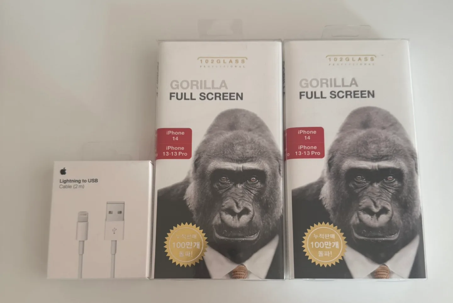 아이폰 라이트닝 케이블(2m), 고릴라 강화유리 필름 2개