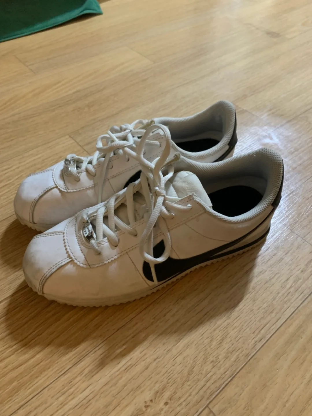 나이키 코르테즈 흰검 240