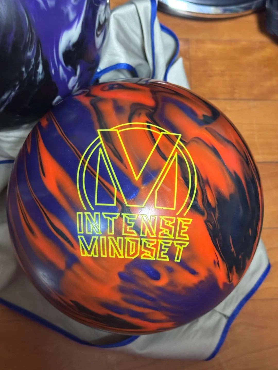 중고 볼링공 15p, 14p 팝니다.