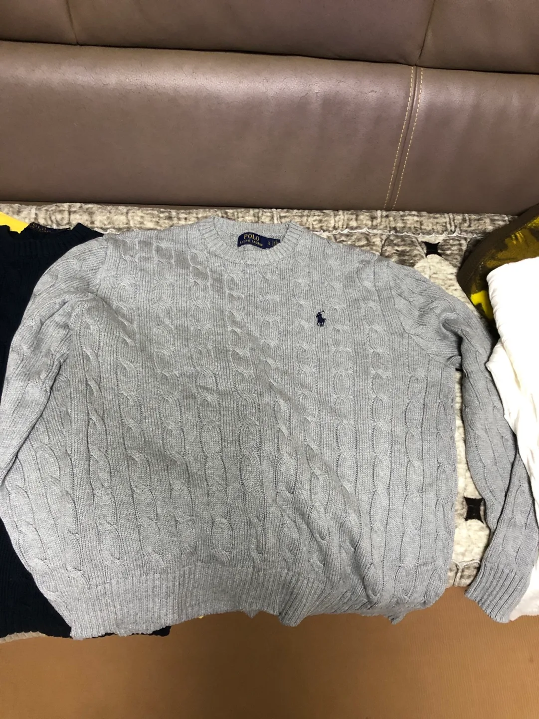 폴로 중고 스웨터 각 5만원씩 팔아요
