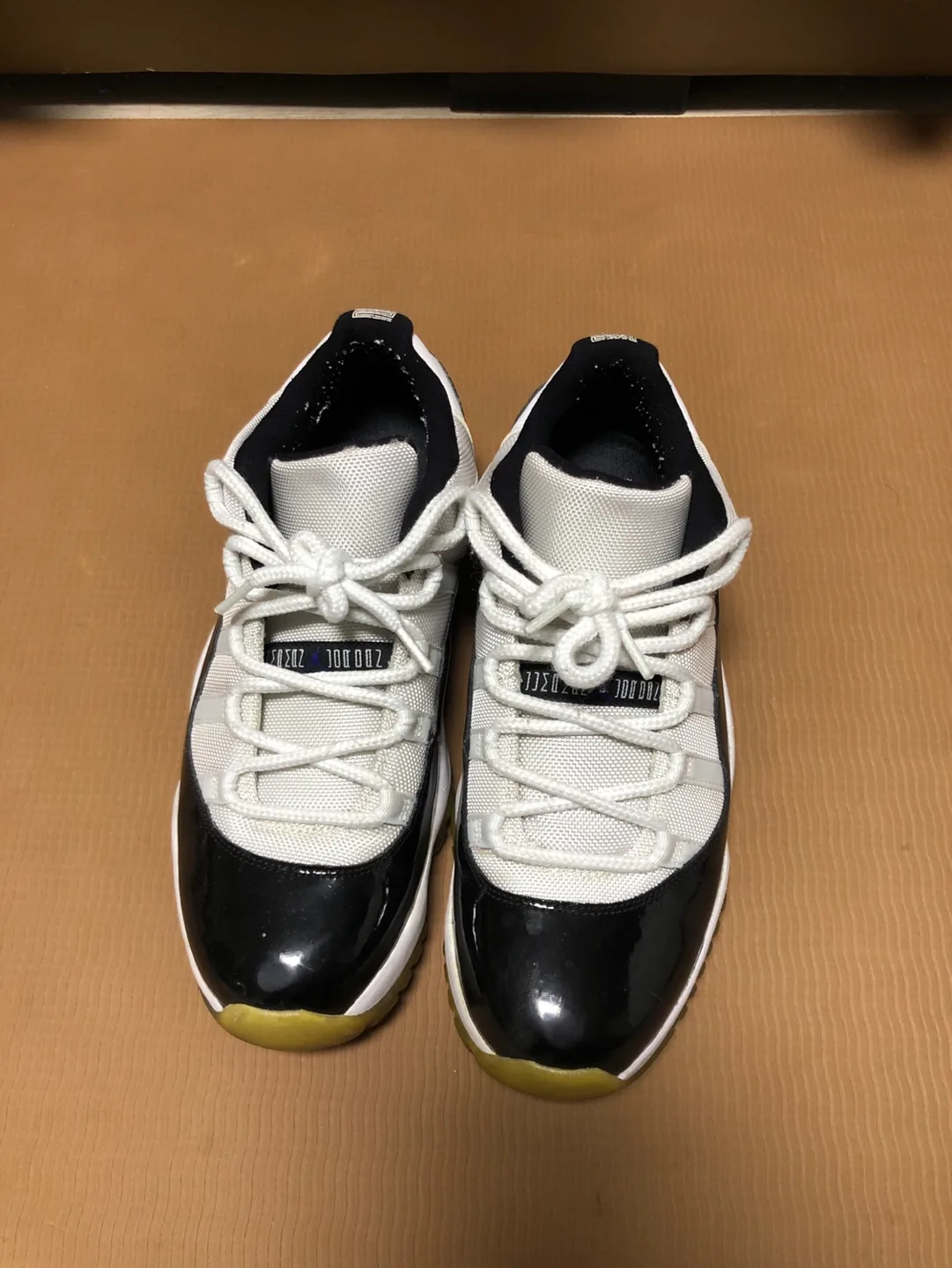 나이키 에어 조던 11 레트로 로우 콩코드 중고 팝니다