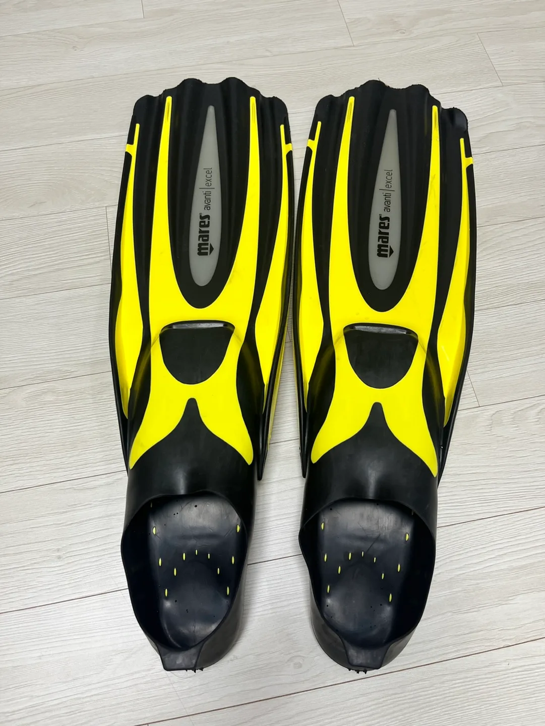 마레스 아반티엑셀 40-41 사이즈 중고품 팝니다