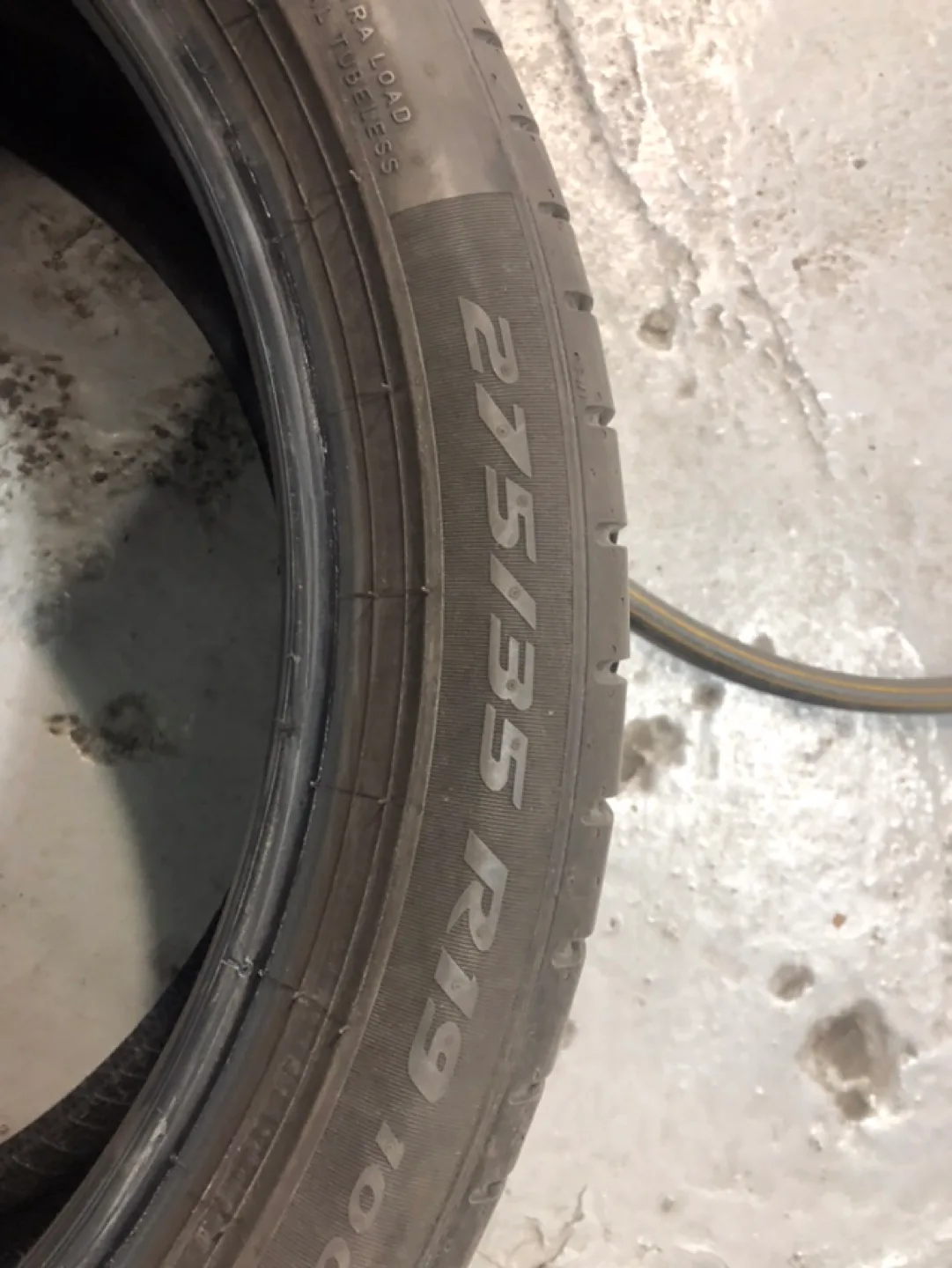 피렐리 P ZERO 런플렛 275/35 R19 1개