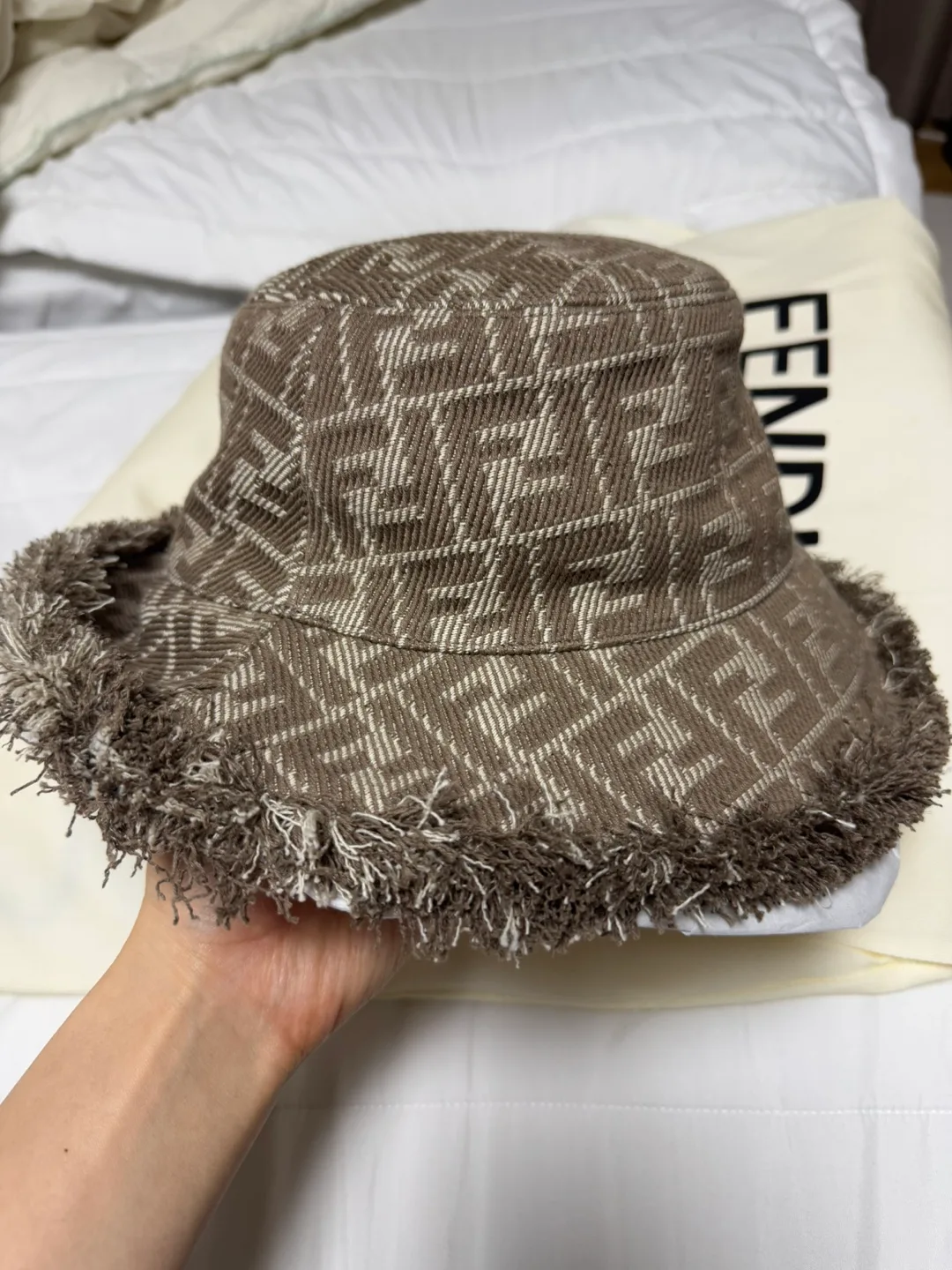 펜디 코튼 버킷햇 모자 M사이즈