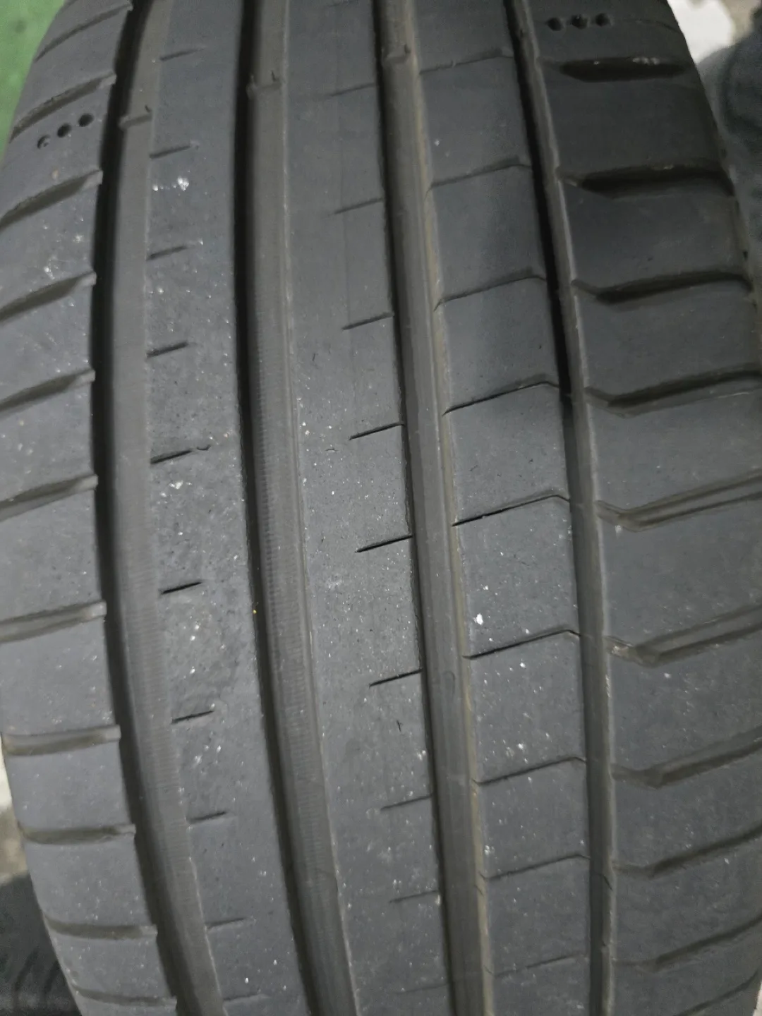 미쉐린 파이럿스포츠5 225 40 19 중고 타이어 팔아요