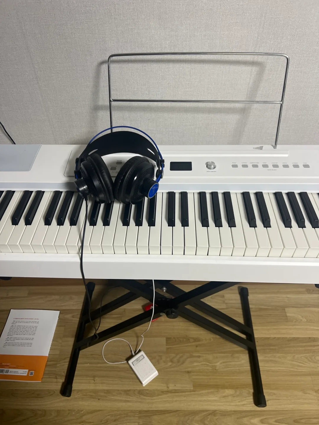 “새것 같은 상태의 중고 piano 판매합니다