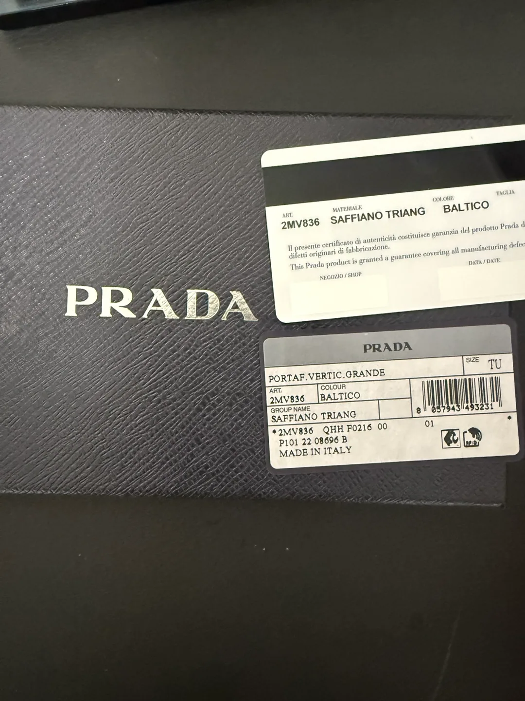 프라다 장지갑 중고판매