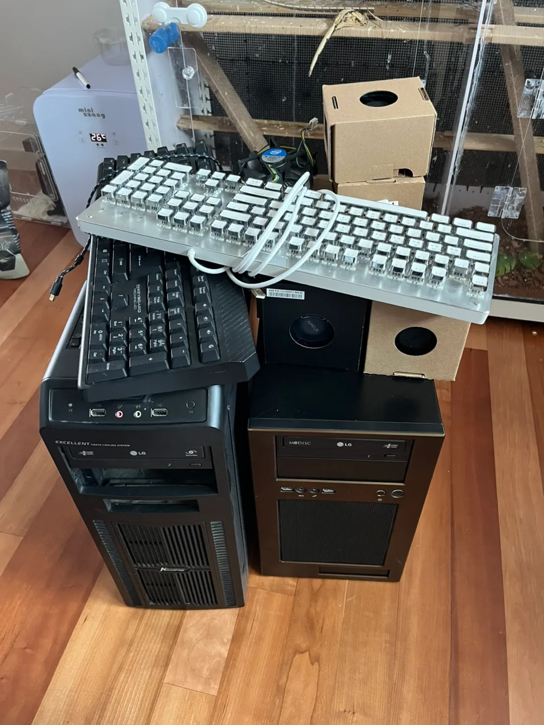 중고 pc케이스. 키보드2개,cpu팬 나눔합니다.