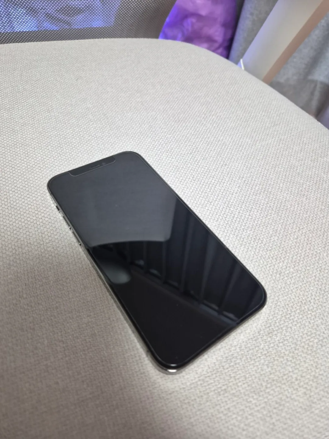 아이폰 12 pro  그래파이트 색상 128기가 중고 팝니다.