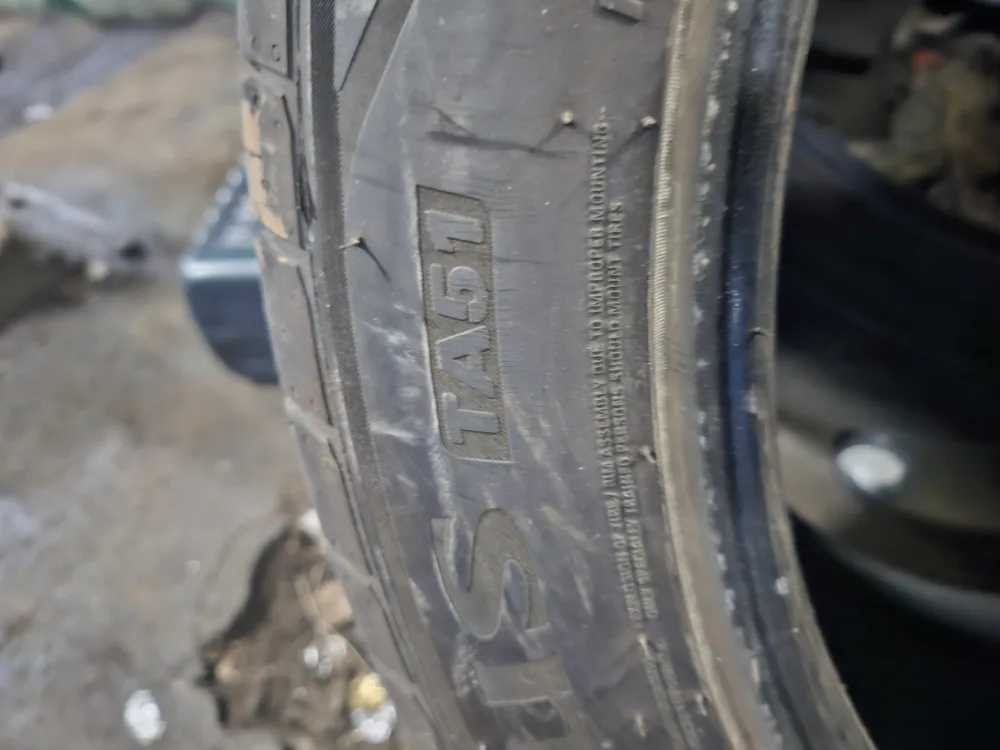 중고타이어 신품급275-40-19. 금호 ta51 24년 32주 생산  2개 18만