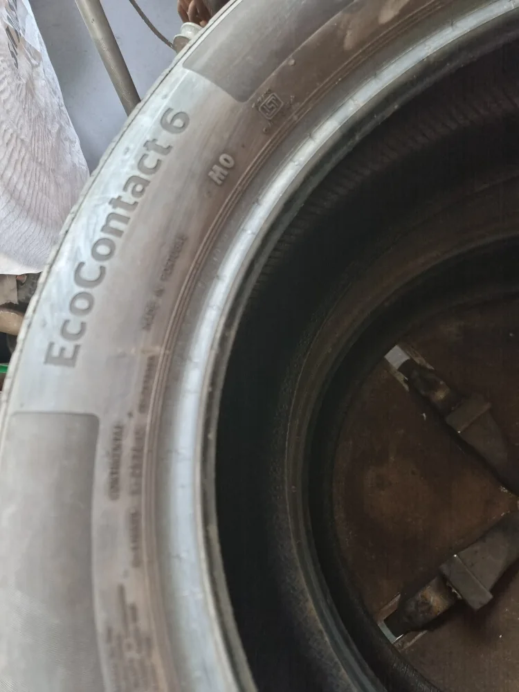 235 55 18 콘티넨탈 에코 컨텍6  23년,21년 중고타이어 2짝