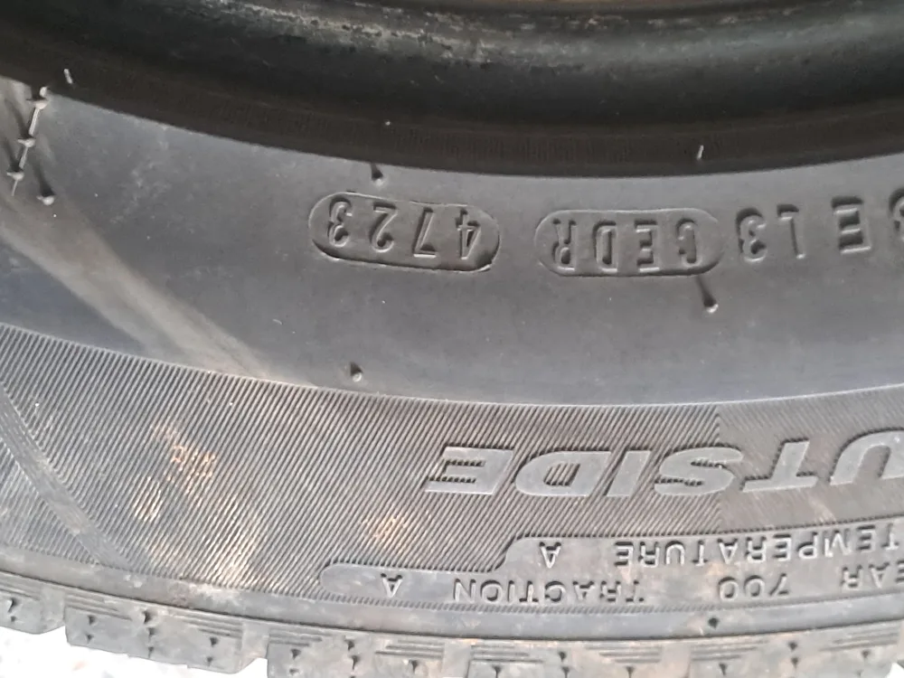 카니발 중고타이어 한쪽 팜.ㅍㅍ