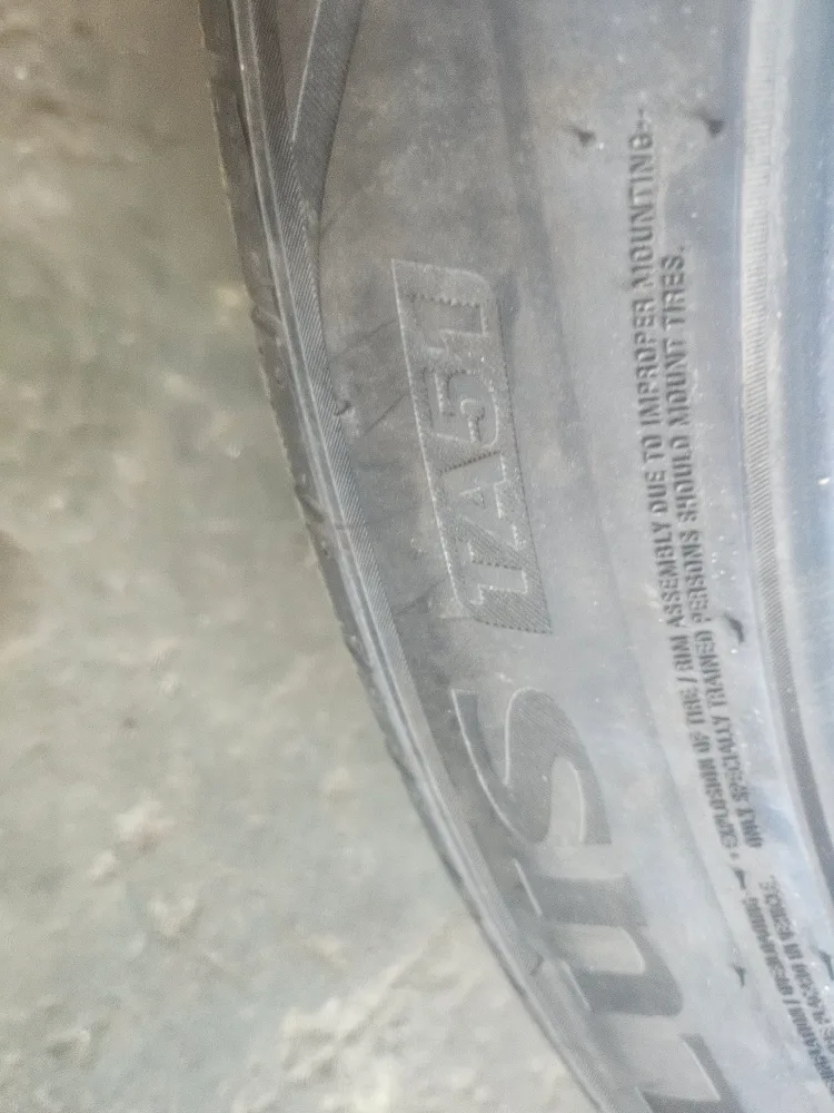 245 45 19 ta51 90프로 이상 중고타이어 2개