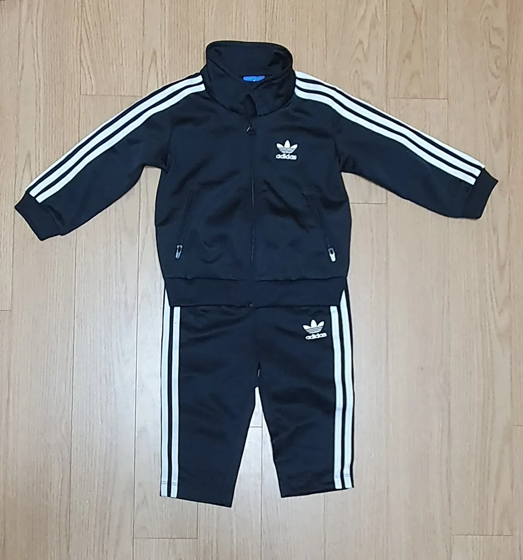 아디다스 아기 트레이닝복 80사이즈