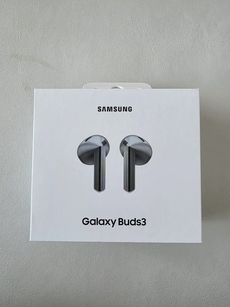 미개봉 버즈3 실버색상 제조연월 25년 2월 판매 합니다