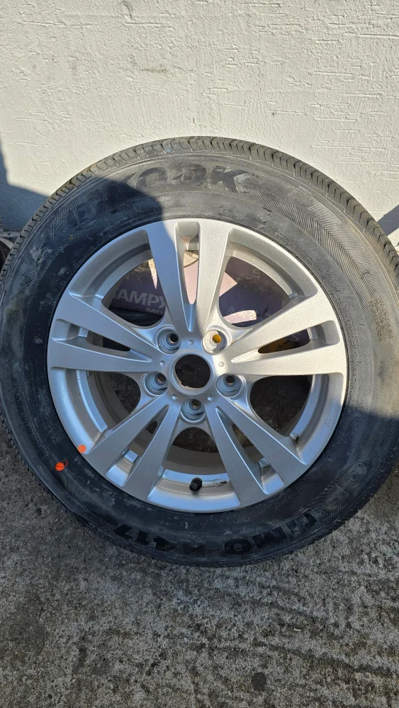 중고 자동차 휠 타이어 세트 1개 판매