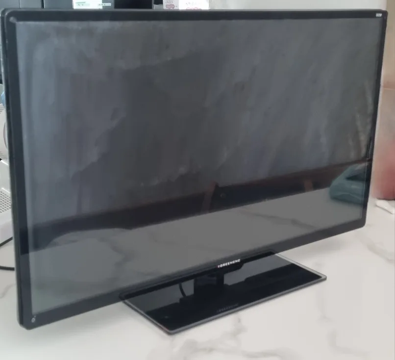 그린씨앤씨 32인치 모니터