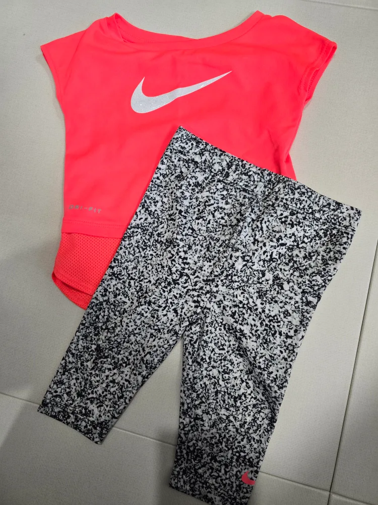 돌 전후 유아 래쉬가드