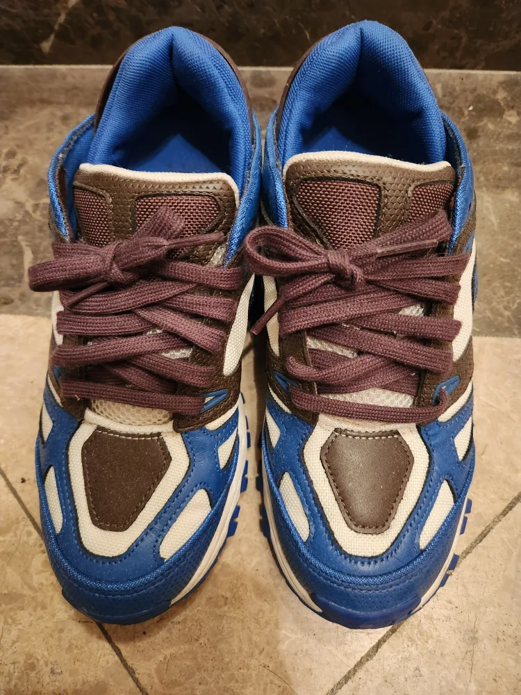 운동화 240 (휠라)