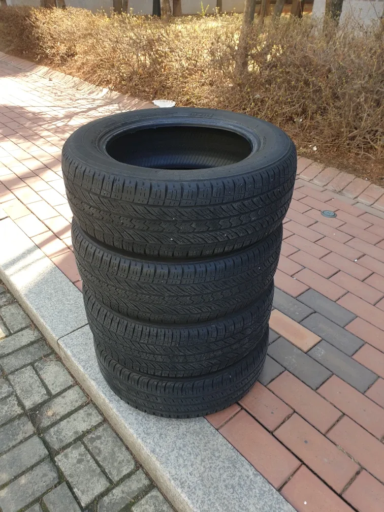 중고타이어 195 / 60R  15   총 2개 싸게 팔아요
