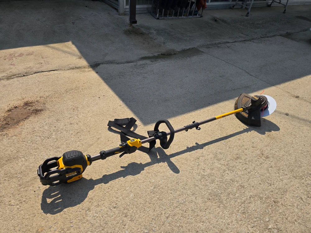 디월트 예초기 팝니다