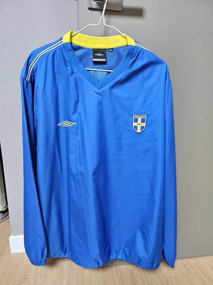 엄브로  바람막이 105