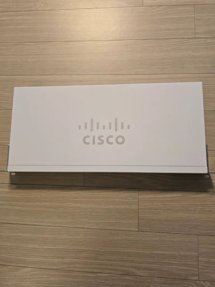 CBS220-24T-4G 새거같은 중고제품