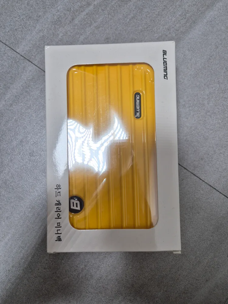 캐리어 모양 미니백 판매합니다