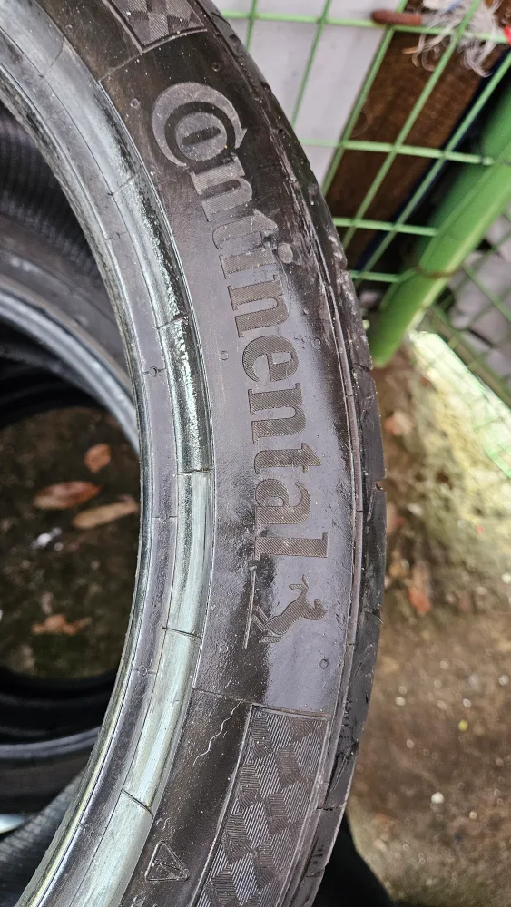 콘티넨탈 mc6 245 40 19  중고타이어 1개 팝니다