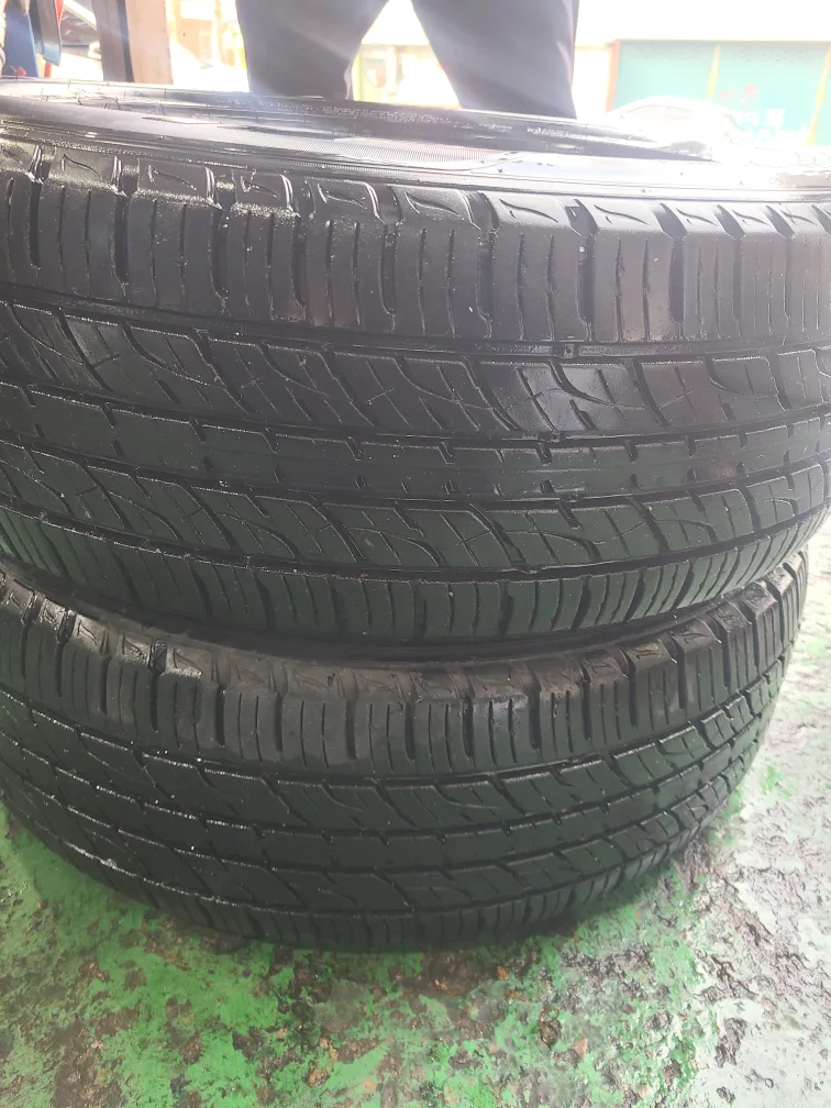 235 60 18중고타이어2개팔아요